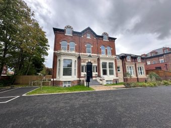 Blundellsands Road East, Crosby