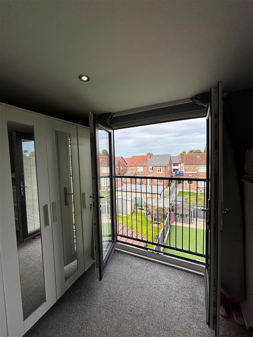 Rothesay Drive, Liverpool - photo 6 of 22